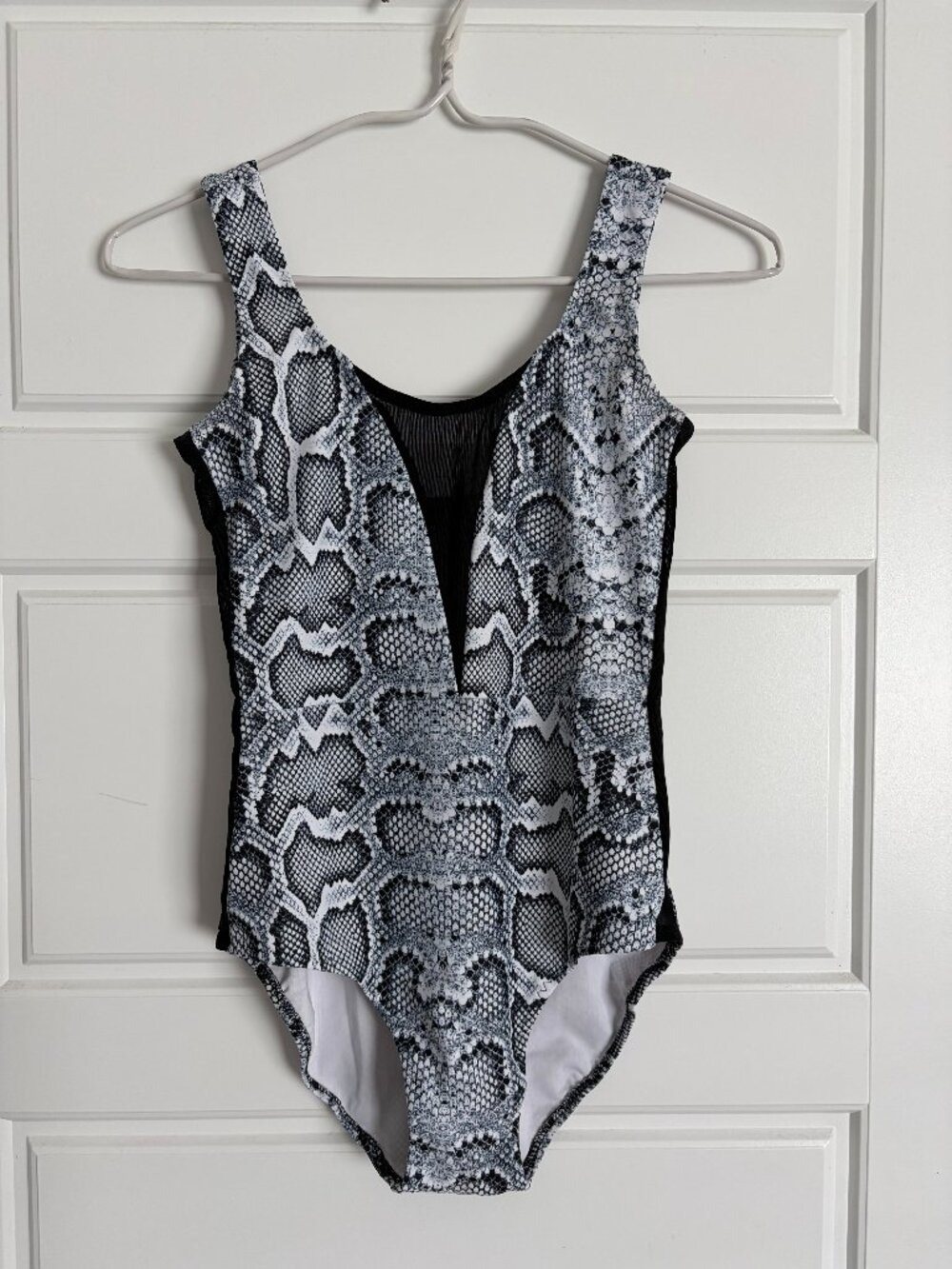 CHAMELEON Leotard with Mesh Cut-Outs